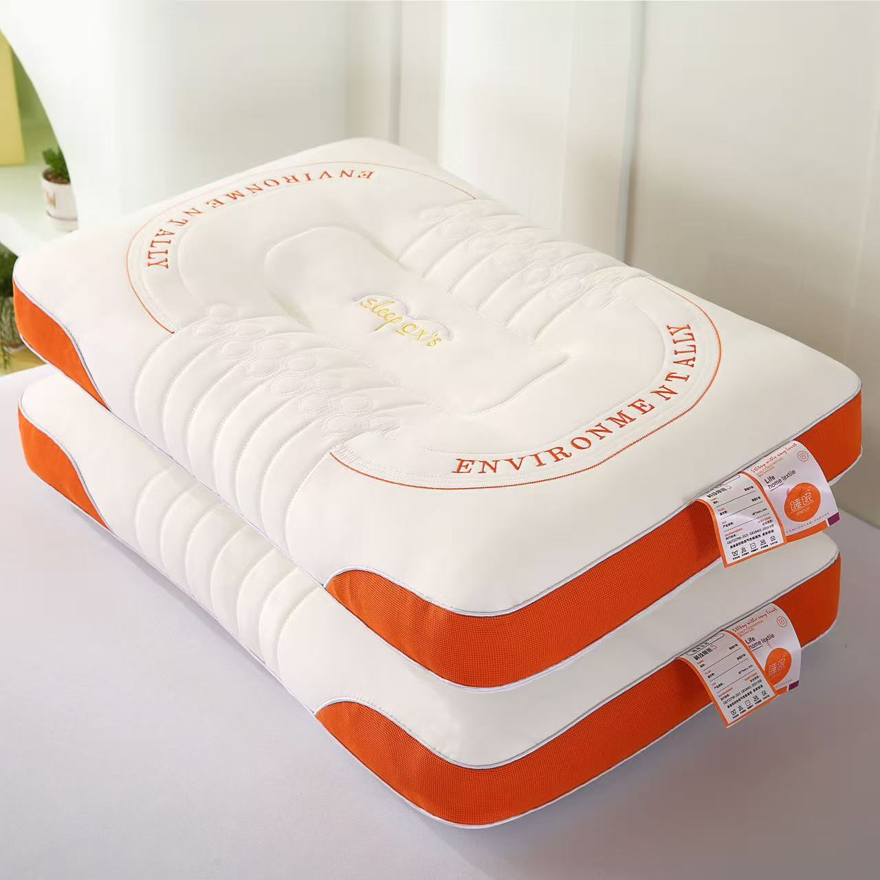 1pc Deep Sleep Pillow Provides Refreshing Sleep All Year Round, with a Soft and Highly Elastic Pillow Core. Its Ergonomic Neck-supporting Design Conforms to the Physiological Curve, While Zoned Support Technology Accommodates Both Side and Back