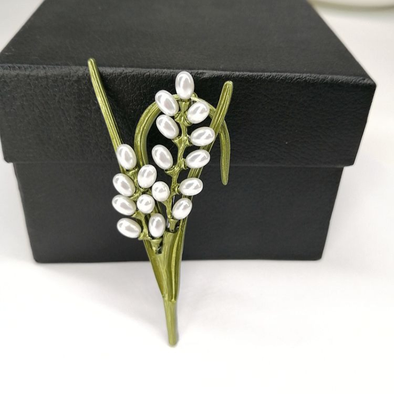 TEMU Vintage Lily Of The Valley Brooch With Faux, Vintage Golden-tone Floral Pin, Elegant Plant-inspired Accessory For Women's Fashion Jewelry