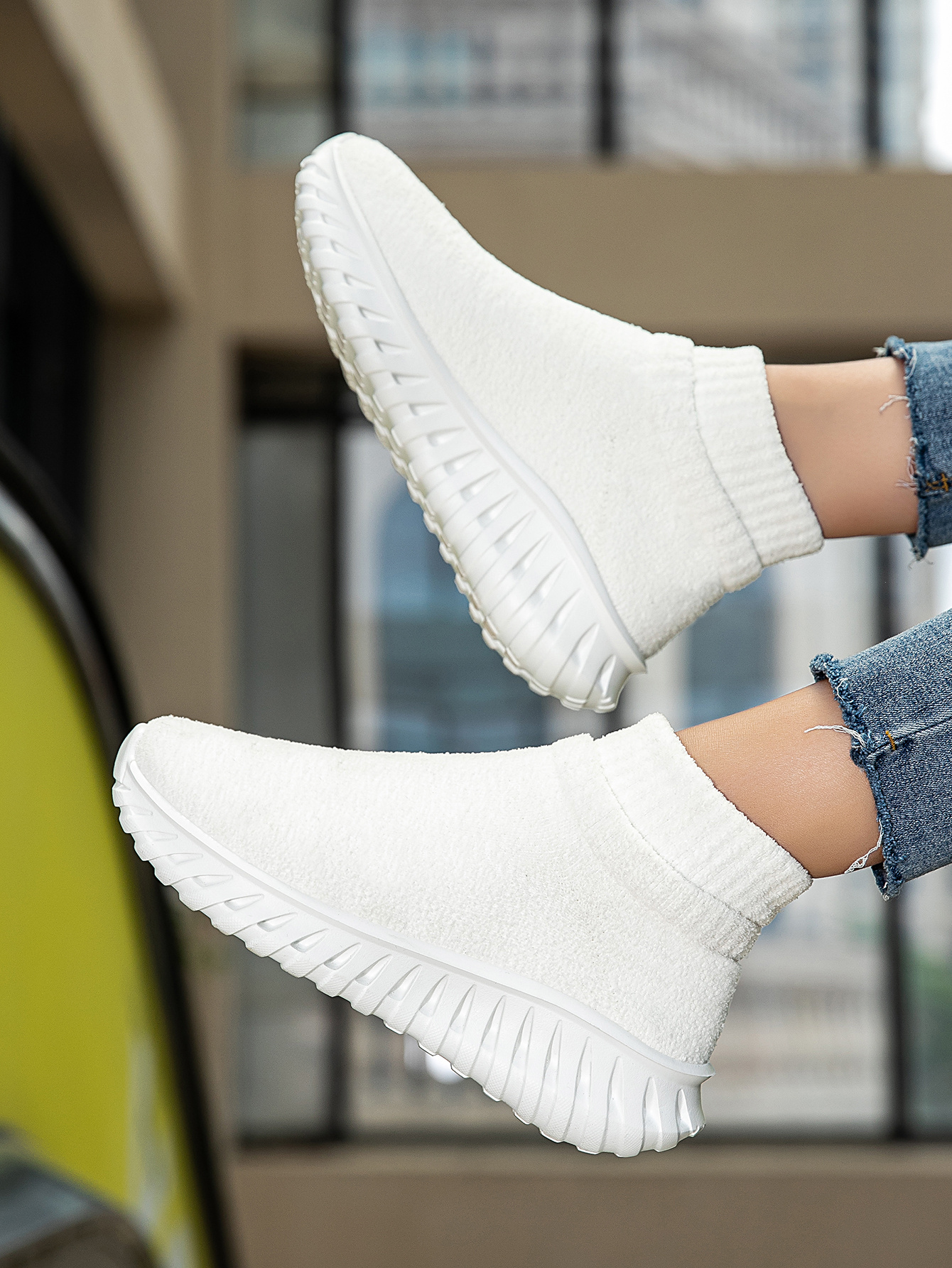 2025 New Autumn And Winter Thick Warm Men'S Fashionable Versatile High-Top Casual Shoes, Lightweight And Comfortable Sports Shoes