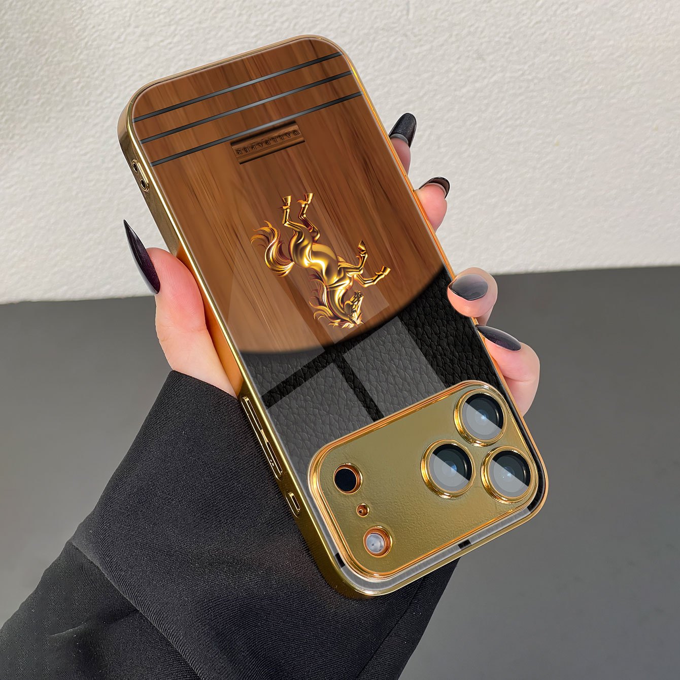 E-shop Handyhülle: 1 Pferd Holzmaserung Hintergrundmuster Elektroplattiertes Hochauflösendes Glas Handyhülle für iPhone