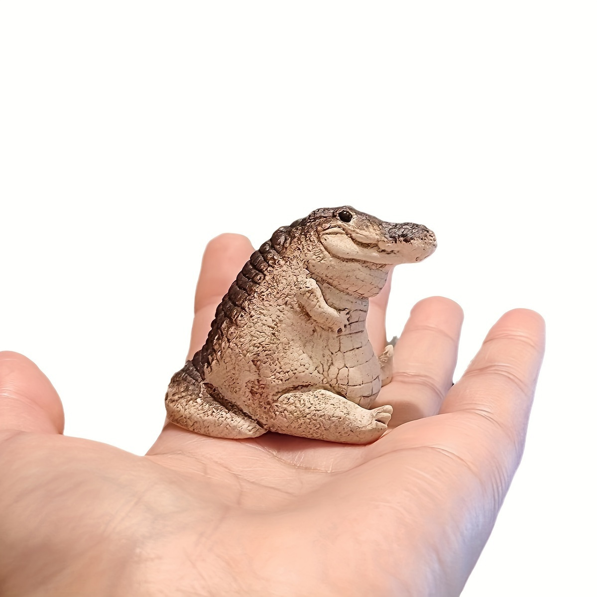 1 шт. чарующая статуя из смолы крокодила - миниатюрная,   ползущий для украшения автомобиля и дома |   подходит для хэллоуина, сада и открытых пространств | настенный, не требуется электропитания | впечатляющая и детальная кузнечная работа, декор крокодила подробные сведения 1