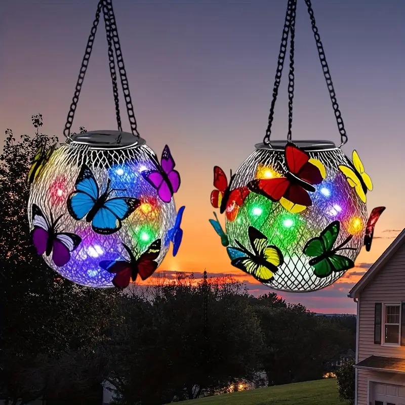 E-shop 2er-Set Outdoor Solar-Schmetterling-Hängelampen – Hängelaternen aus Metall mit IP65-Lichtquellen-Sensor für automatische Aktivierung, lebendige