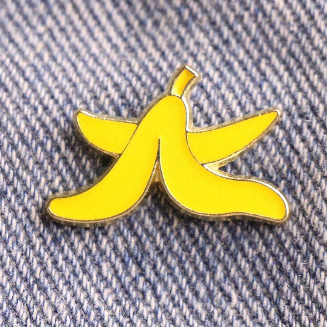 

1pc Banana Enamel Pin, Alloy Metal Brooch For Backpacks And Clothing Accessories, Fashion Badge, Jewelry