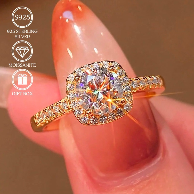 Women's 1 Carat Round Cut Moissanite Solitaire Engagement Ring