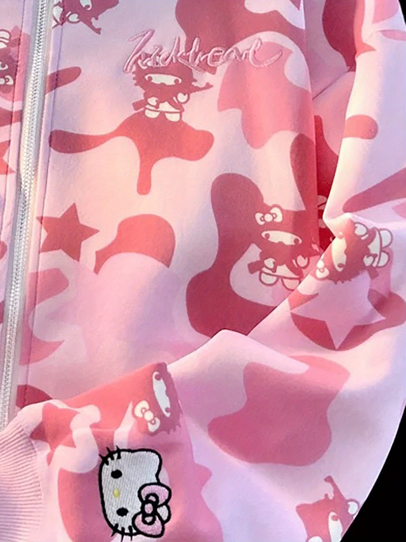 [Sanrio Hello Kitty Hoodie] Sanrio Hello Kitty Women's Hooded Zip-Up Hoodie | Camouflage Print, Towel Embroidery, Ear Design, American Street Cartoon, 2025 Summer High Street Fashion Loose Top Cardigan Jacket