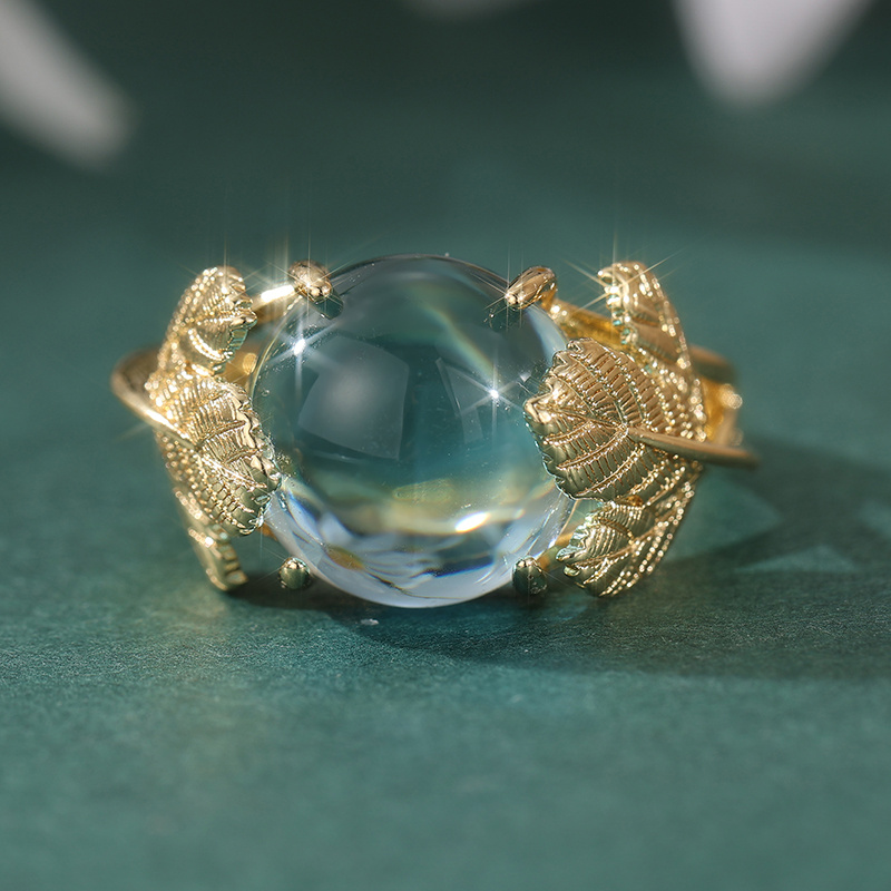 Women's Retro Elegance Hand-Carved Golden Leaf Design Ring