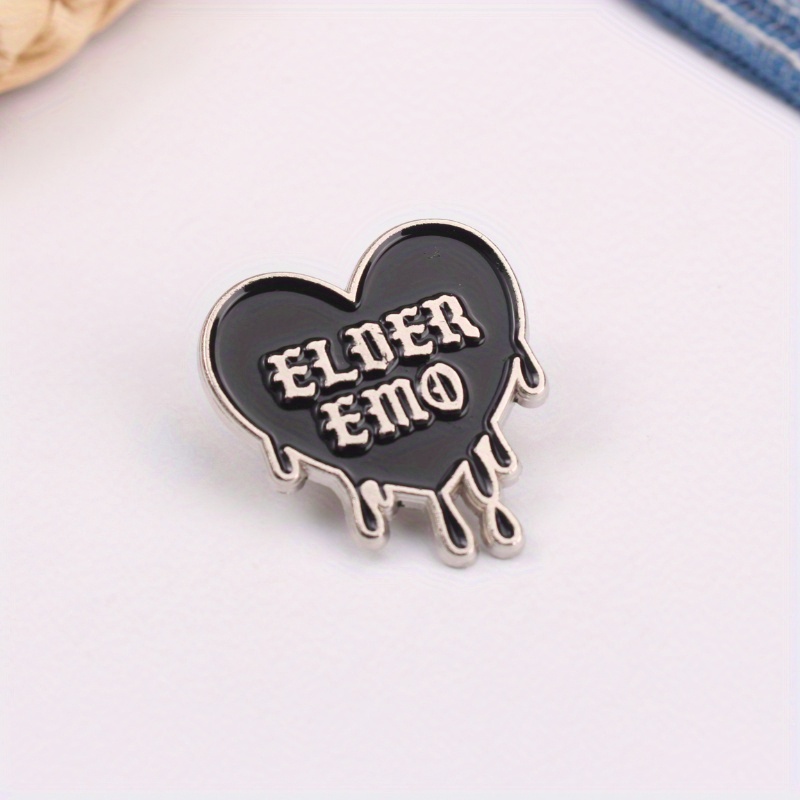 TEMU Pin de esmalte y aleación Edgy Dark - - Forma de derritiéndose en , con texto " EMO" en relieve - para fans de la estética emo y alternativa, la