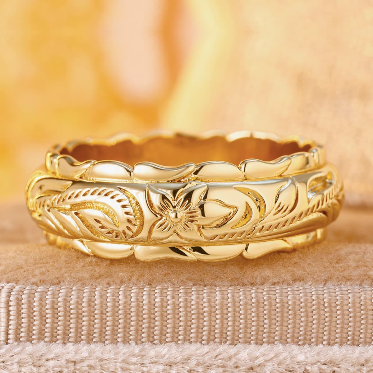 Exquisite Light Luxury Floral Wide Golden Ring, Retro Design