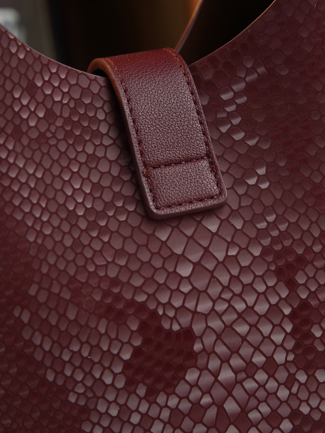 Coffee Gradient Snake Print Bucket Bag styled 4