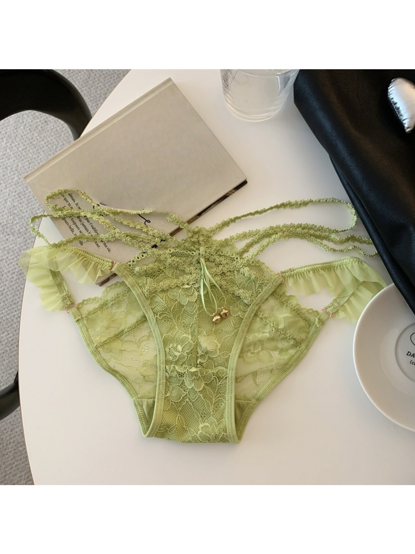 4pcs Women' Low-Waisted Sheer Lace Panties - Pure Desire Briefs with Hollow-Out Hollow Design & Hollow Suitable for Low-Rise Underwear, Delicate Straps, Bell-Shaped Triangle Style, Hand Washable Solid Color for Daily Wear or Special Occasions