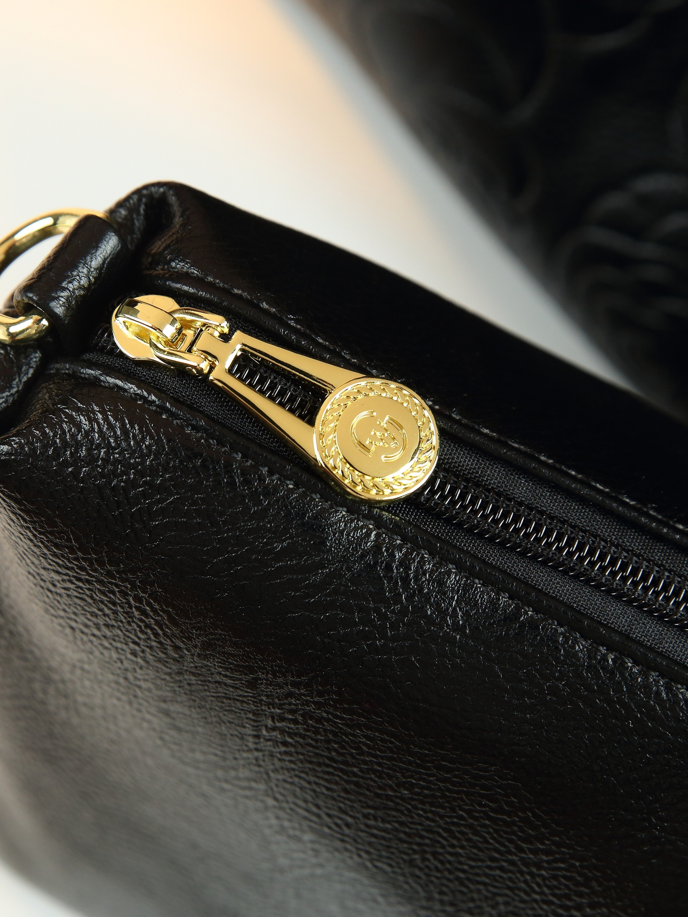 Tote bag with accessories