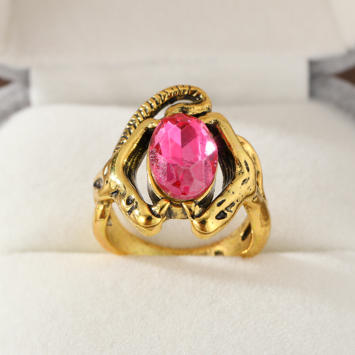 Women's Retro Distressed Inlaid Synthetic Zirconia Snake Head Ring
