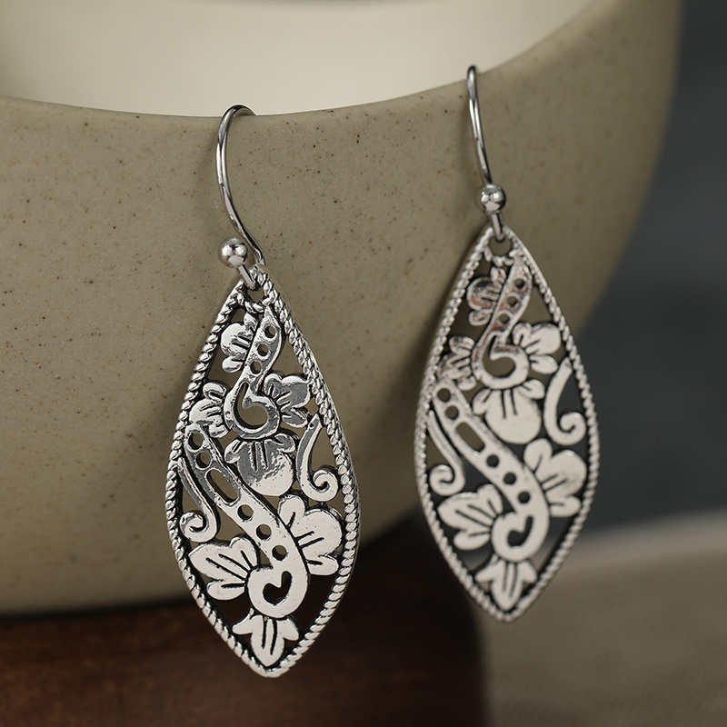 Women's Retro Hollow Filigree Dangle Earrings