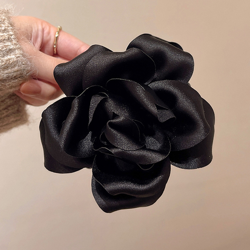 1pc Autumn/winter New Satin 3d Rose Hair Claw Clip, Women's Vintage Elegant Red Rose Hair Clip, Shark Clip, Women's Wedding Party Rose Hair Clip, Suitable For Daily Wear And Wedding Parties
