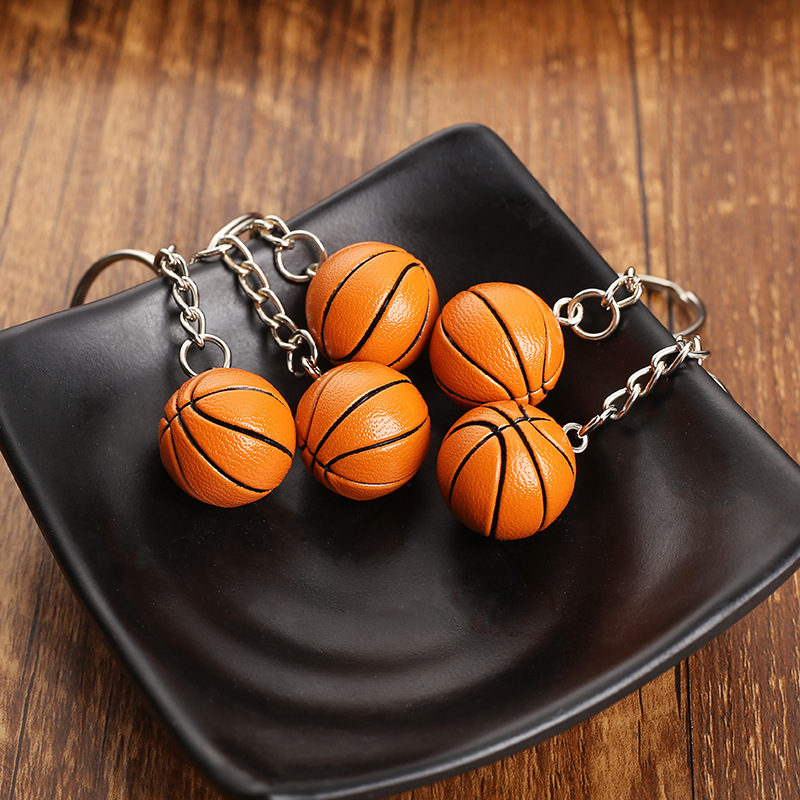 

A Single Creative Mini Basketball Keychain, A Backpack Keychain Accessory, A Car Key Pendant, Suitable For , Valentine's Day Presents, New Year Gifts, And Small Birthday Surprises.