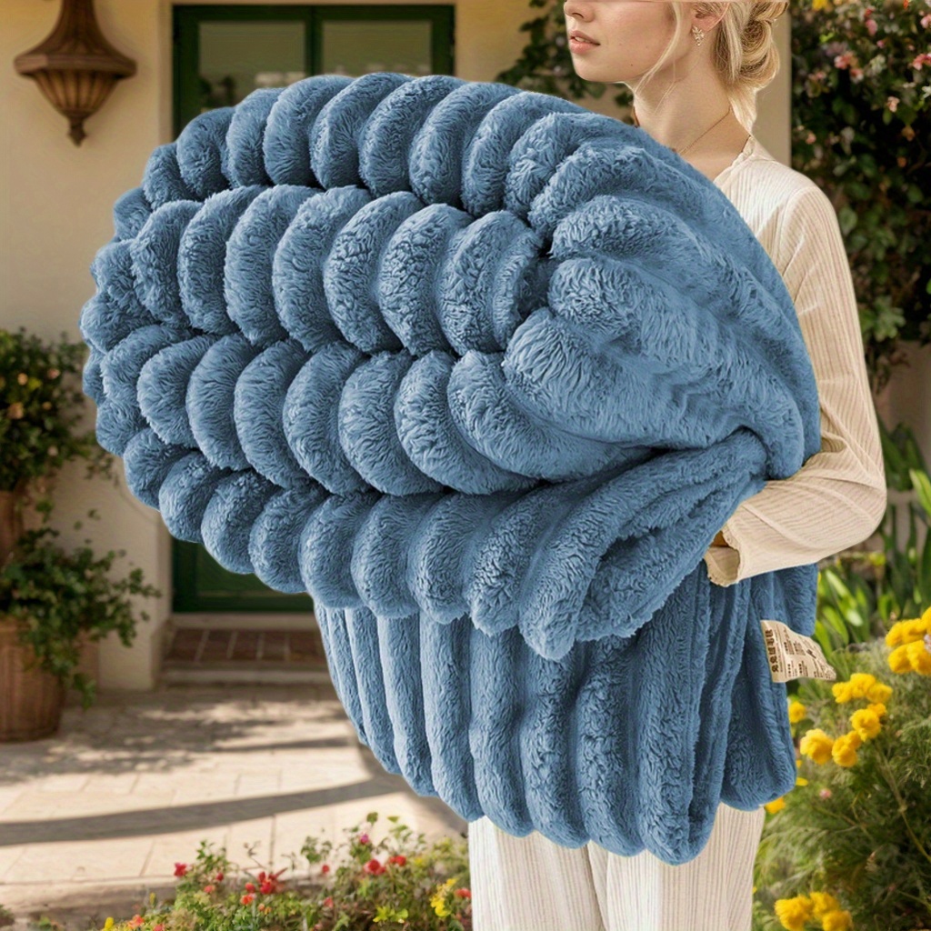 Multifunctional Imitation Rabbit Fur Blanket, Double-Sided Fleece for Warmth, Nap Blanket, Air Conditioning Blanket, Warm And Comfortable, Universal for 4 Seasons. Suitable for Office Naps, Outdoor Camping, Hiking, Fishing, Etc.