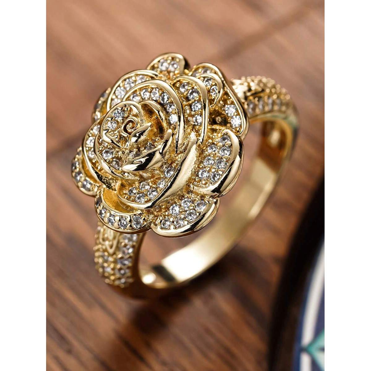 Luxurious Cubic Zirconia Stone Ring for Women