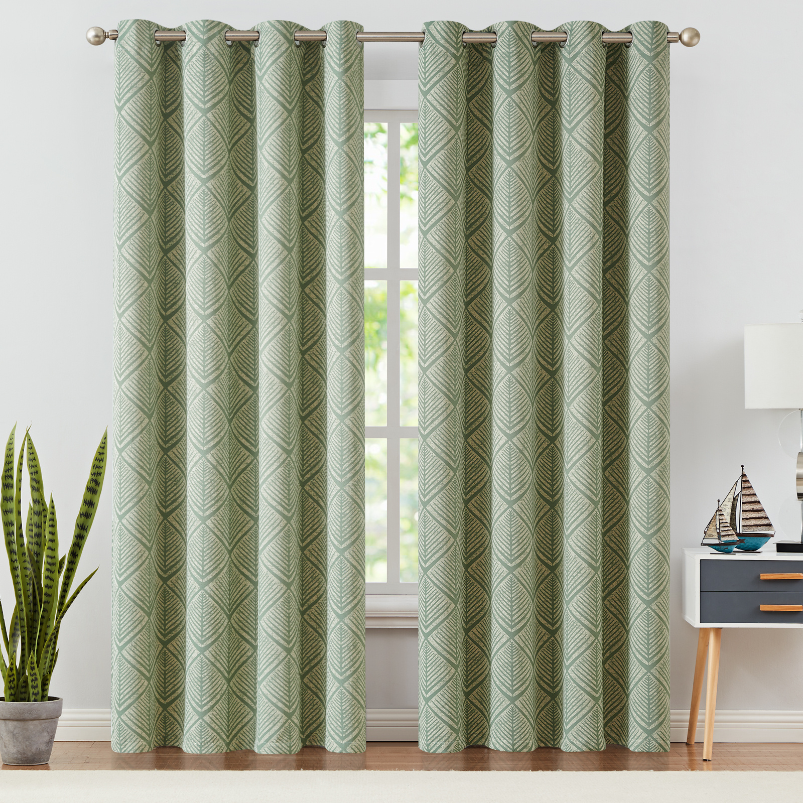 Nursery curtain detail
