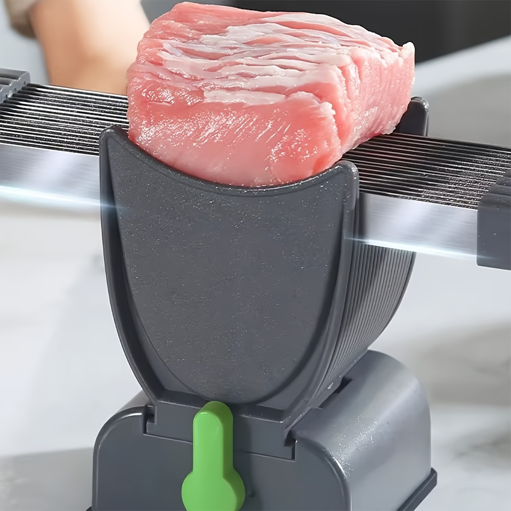 manual meat grinder set abs kitchen meat cutter suitable for beef salmon lamb vegetables no charging required battery free suitable for cooking grilling hot dishes Product details 4