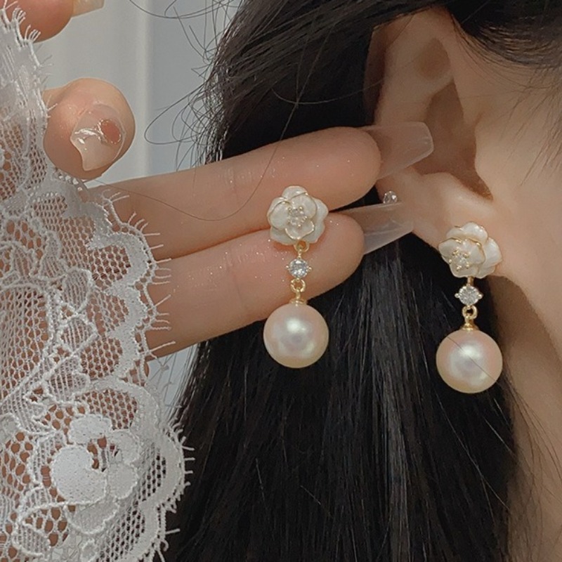 Women's Exquisite Inlay Zirconia Shell Pearl Flower Earrings