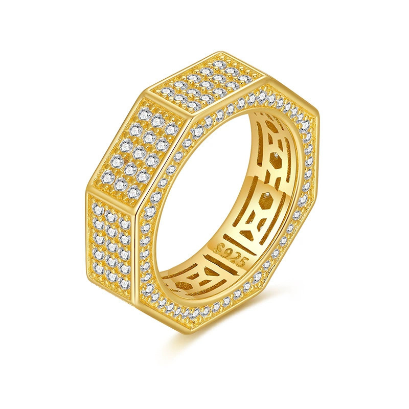 High-Quality Men's Ring Made of 925 Silver with Moissanite