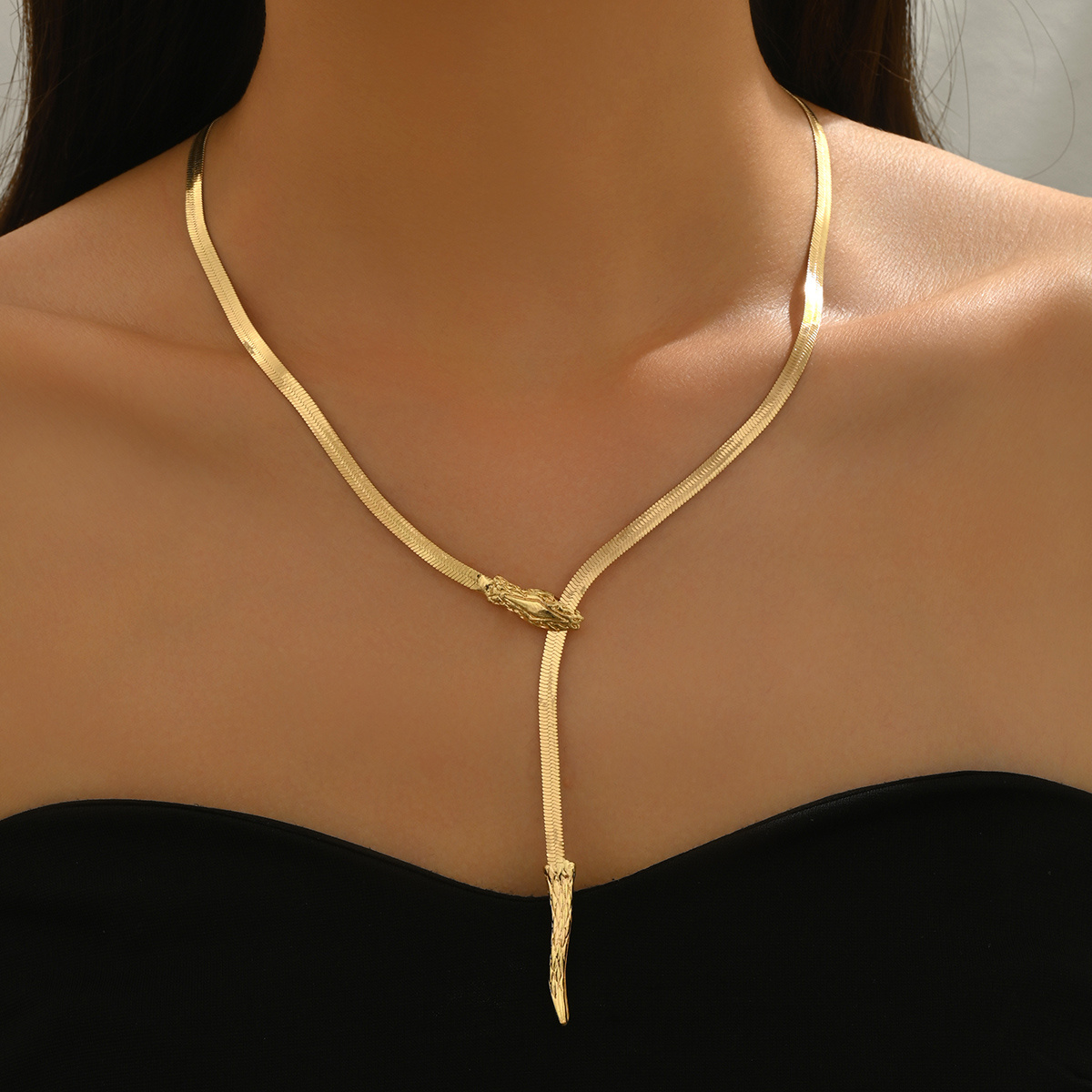 E-shop -Hop Damen Y-Kette Sommermode Individueller Cold Style Schlangenanhänger Flache Schlangenkette Verstellbares Design Halskette Tägliche Casual