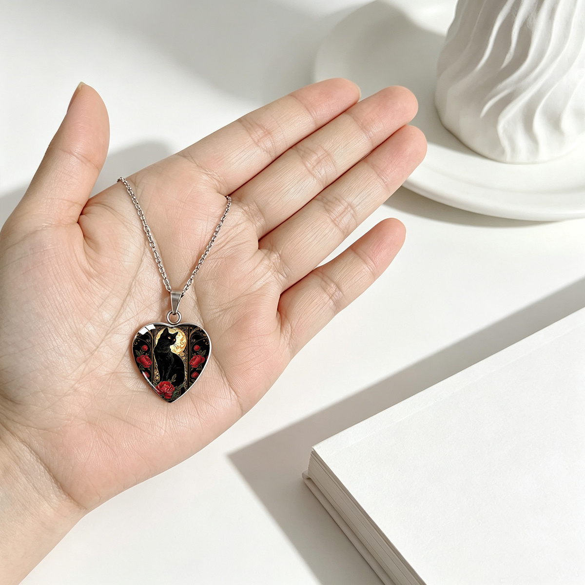 3pcs Vintage Art Heart-Shaped Pendant Necklace Set