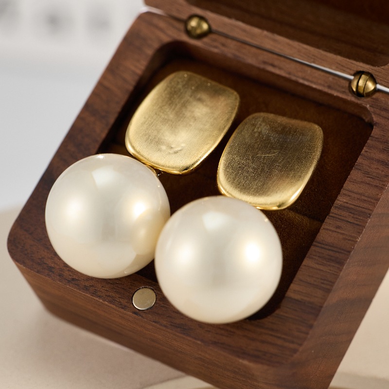 TEMU 1 Paire d'élégantes boucles d'oreilles contemporaines pour femmes, ton doré mat et fausses perles, avec un design géométrique, pour les