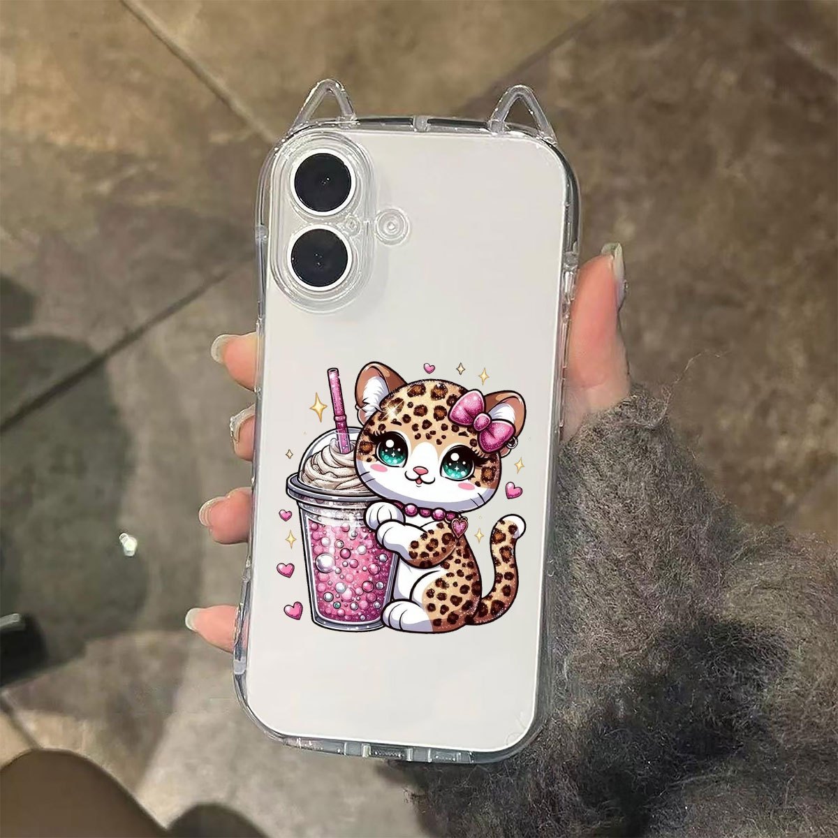 TEMU Coque de téléphone - Une coque de téléphone transparente avec un chat à motif léopard buvant du thé , dotée d'un matériau TPU souple d'une
