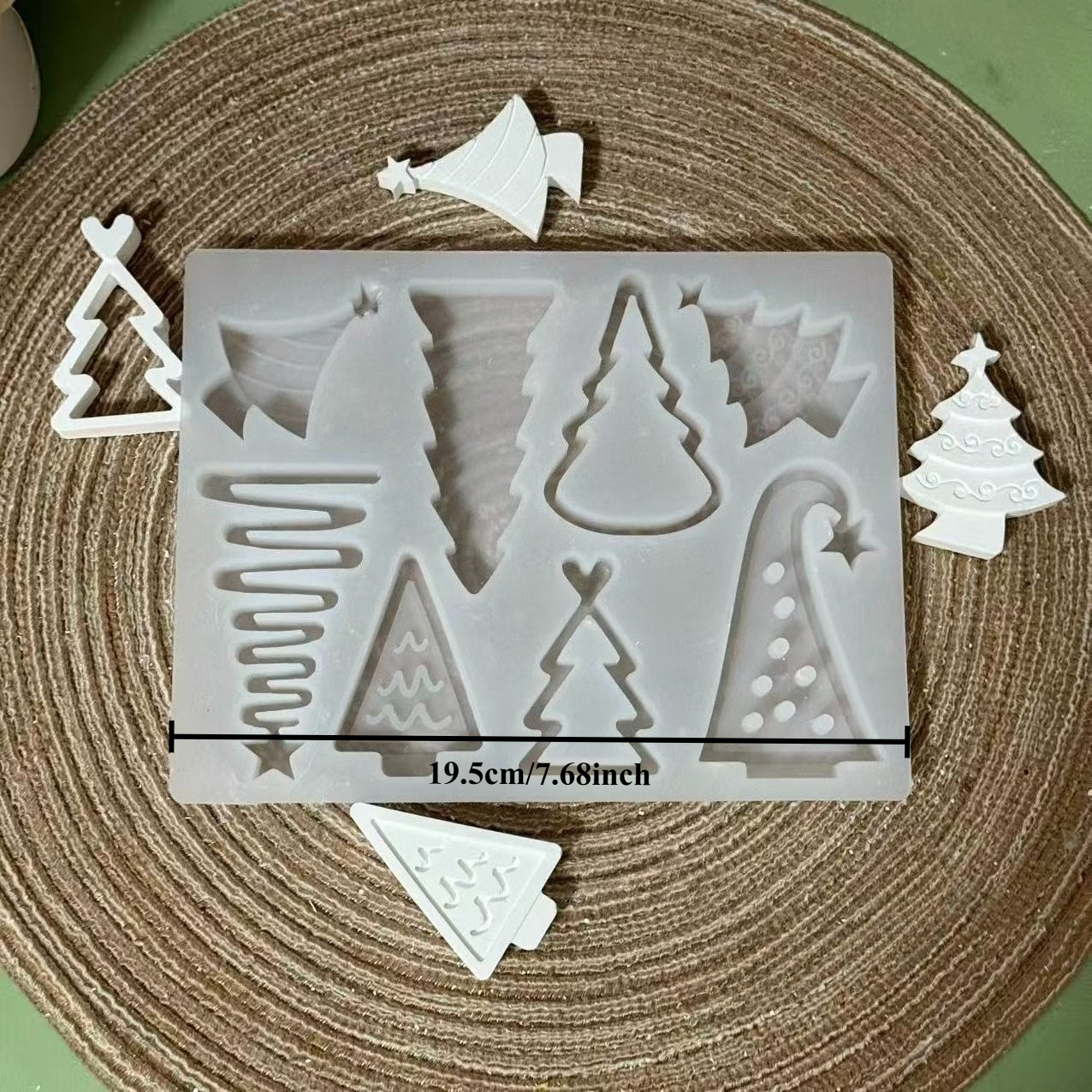 Christmas 8-link Christmas Tree Desktop Decoration Silicone Mold Decorative Plaster Glue Mold Candle Making Mold