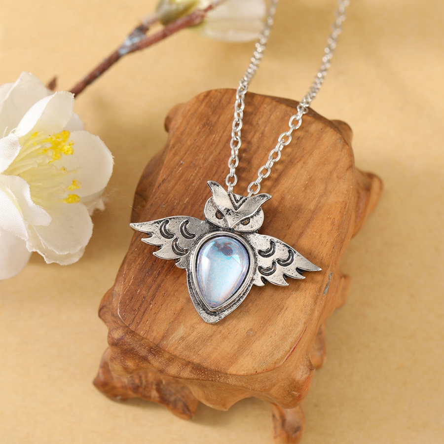 Vintage Minimalist Owl Design Pendant Necklace