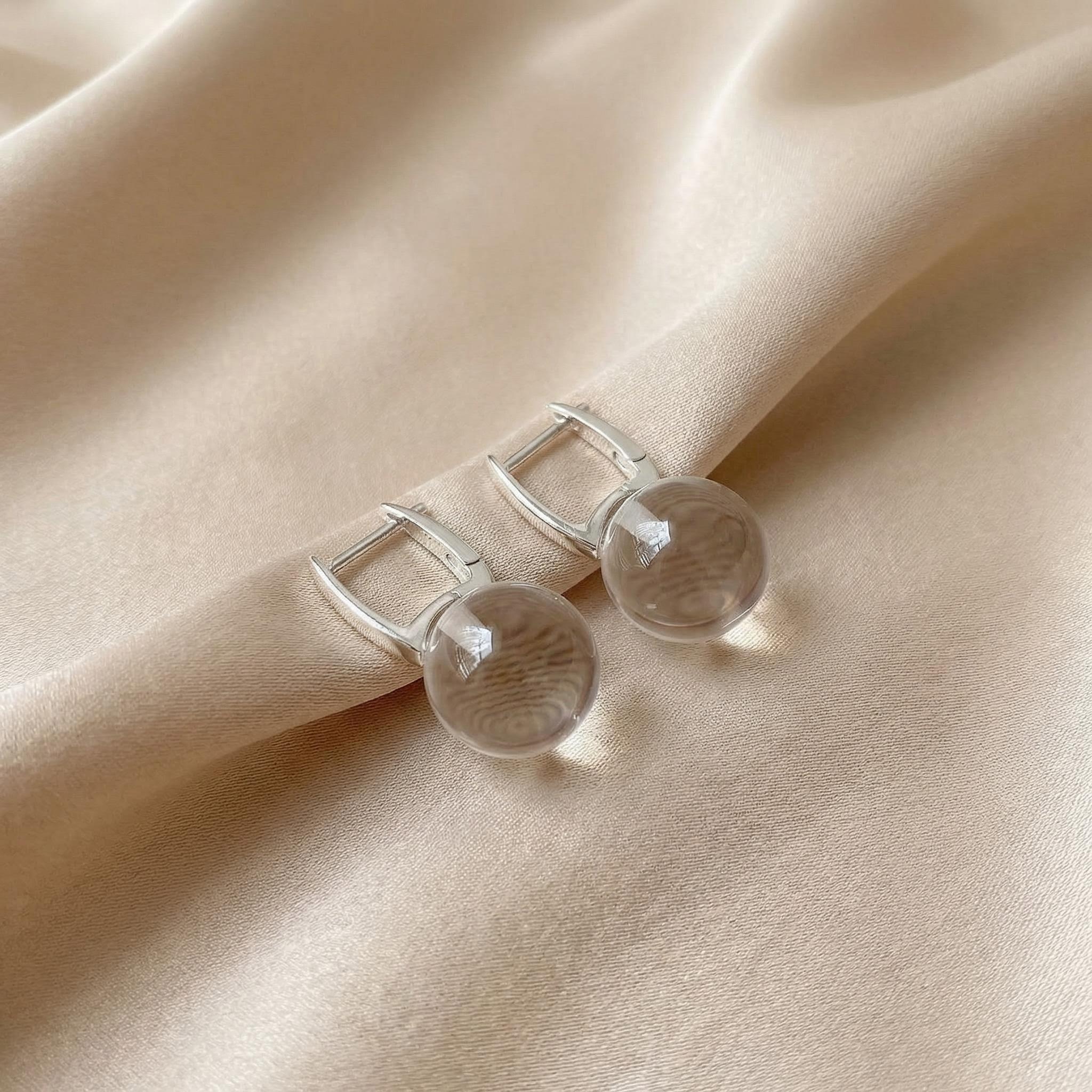 Image of Glass Bead Ear Clips, A Pair, , Beach Party, Ladies' Earrings, Hypoallergenic, Niche Design Ear Clips, Holiday Gifts