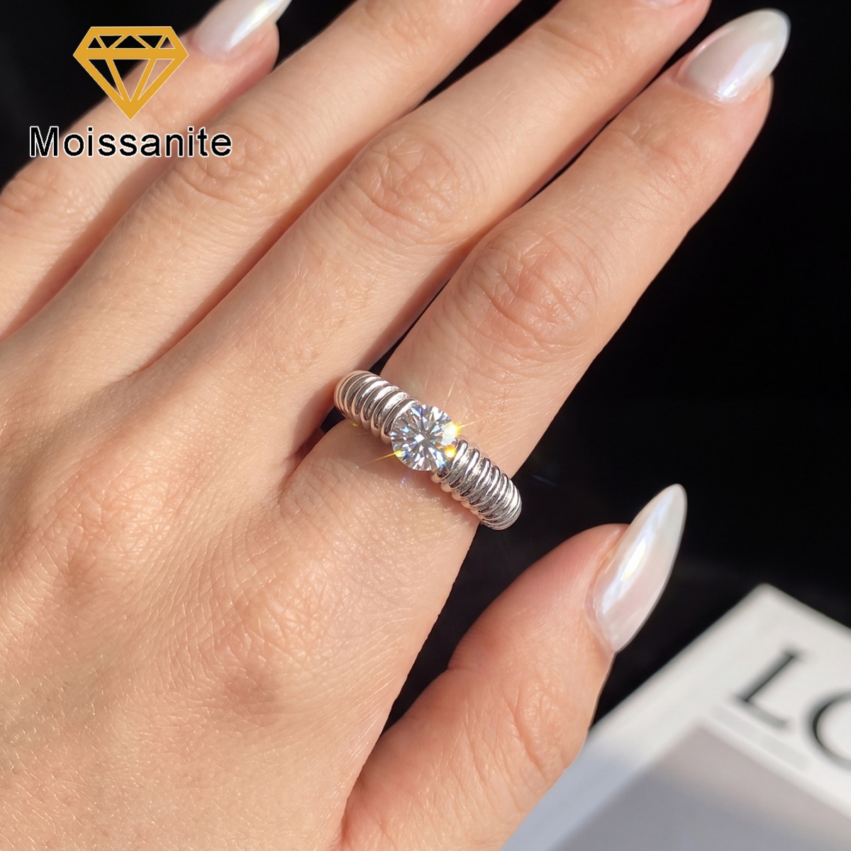 Women's Sparkling 0.5ct Moissanite Twisted Solitaire Ring