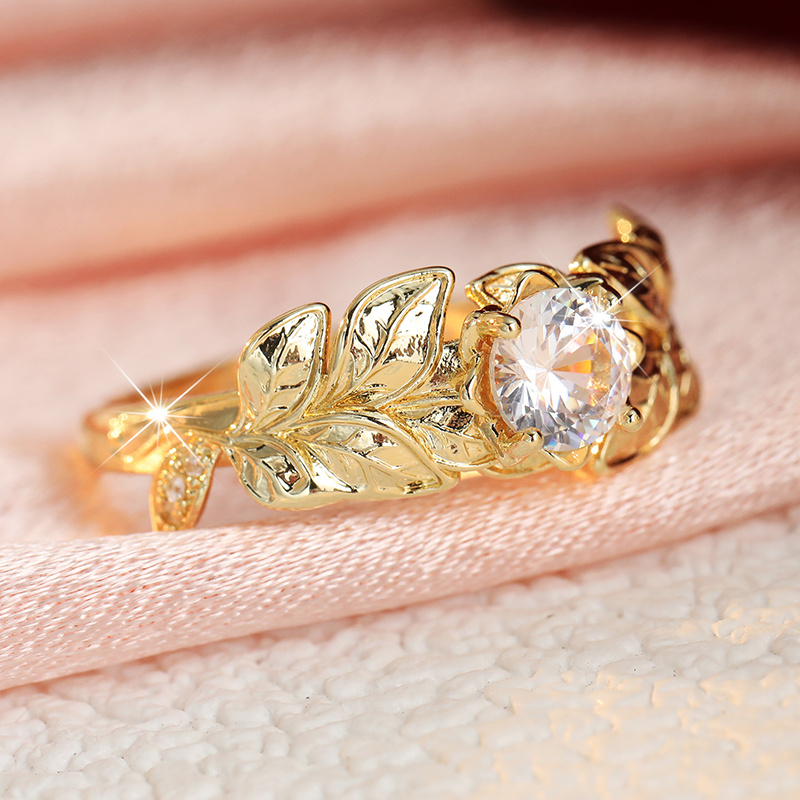 Vine Leaf-Shaped Ring with Engraved Leaf Vein Patterns