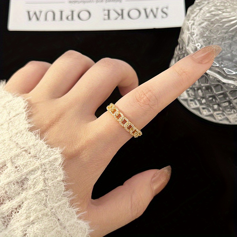 Vintage Adjustable Open Ring with Sparkling Twist Chain Golden Tone