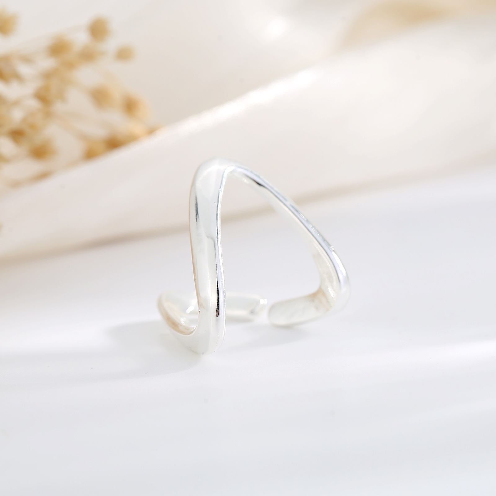 Women's Minimalist V-Shaped Geometric Line Ring, Adjustable Gift