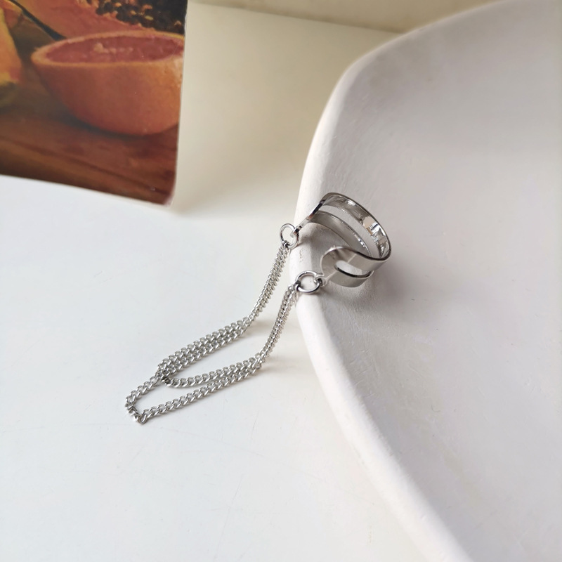 Women's No-Piercing Clip-On Tassel Chain Ear Cuff