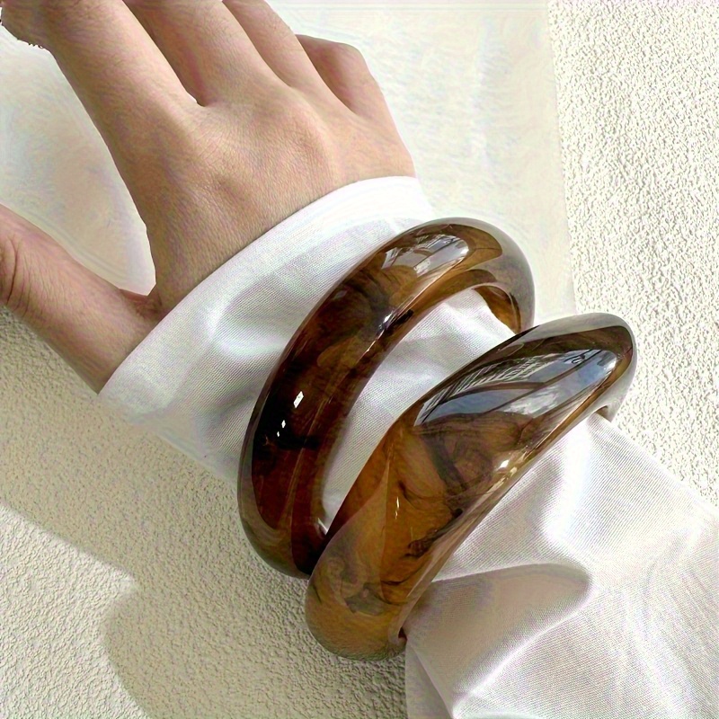 Image of 2 Vintage Style Resin Bracelets For Women, Square And Round Gradient Color Retro Fashion Round Bracelets