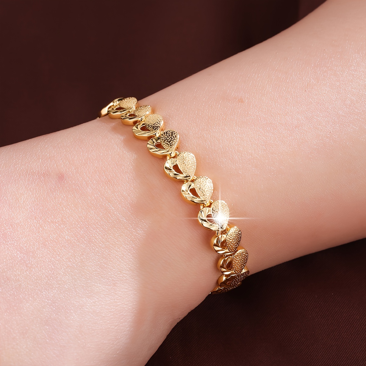TEMU Bracelet Élégant pour Femme - Chaîne Multicolore de Cœur avec Décoration Dorée, Idéal pour Bijoux Quotidiens et de Fête, Cadeau