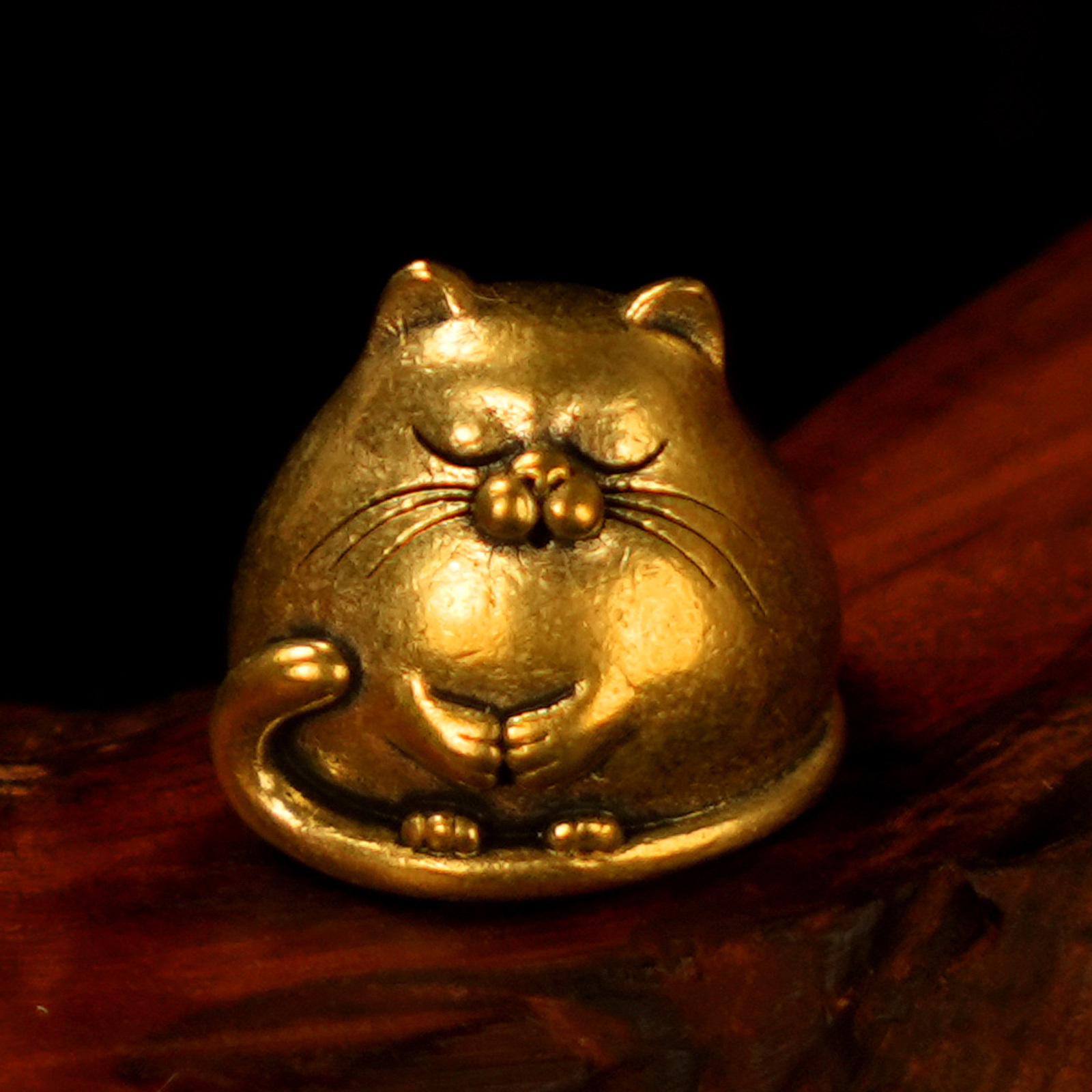 TEMU 100% Solid Brass Chonky Sleeping Cat Figurine, Retro Desktop Decor - Cute Napping Feline Handicraft, Collectible Figurines For Desk Ornament &