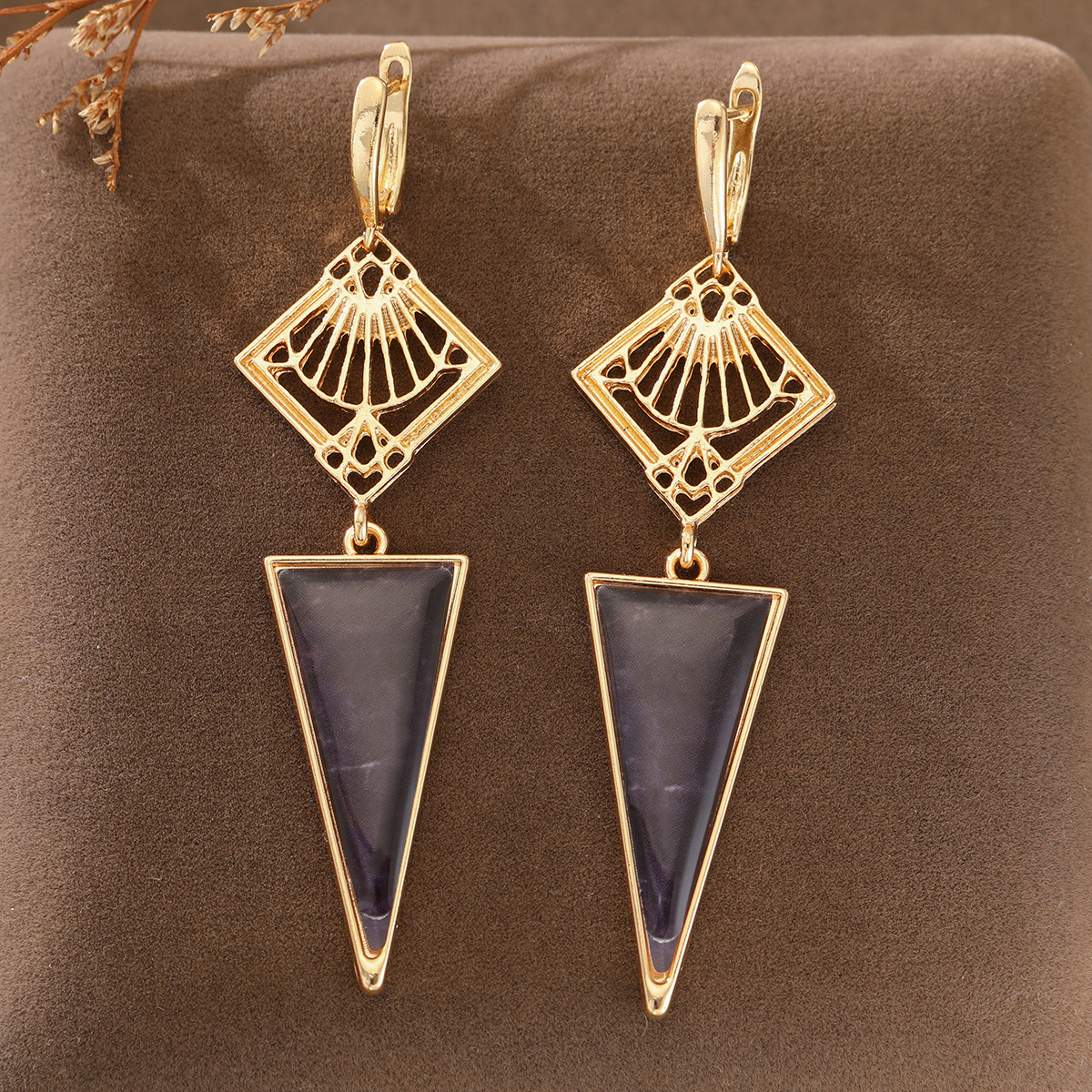 TEMU Vintage Geometric Triangle And Cut-out Fan-flower Women's Earrings, Suitable For Parties, Gatherings, And Everyday Wear