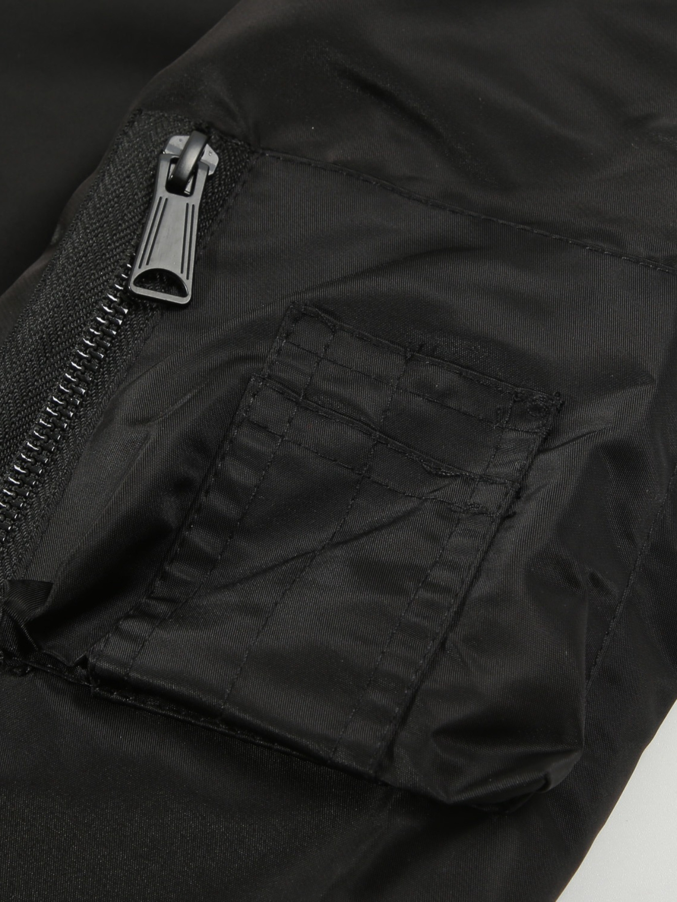 MA1 Pilotjas voor Heren - Vliegtas met Rits en IKON LEGEND Achterkant Print, Volledige Ritssluiting, Opstaande Kraag - Buitenkleed voor Luchtvaartliefhebbers voor Casual & Formele Gelegenheden - Niet-Rekbare Stof - Overgangsjasje voor Lente/Herfst, Cadeaus voor Piloots, Duurzame Polyester Voering, Sportief Ontwerp, Hoogwaardige Stiksel, Jas met Rits, Outdoor Avonturiers