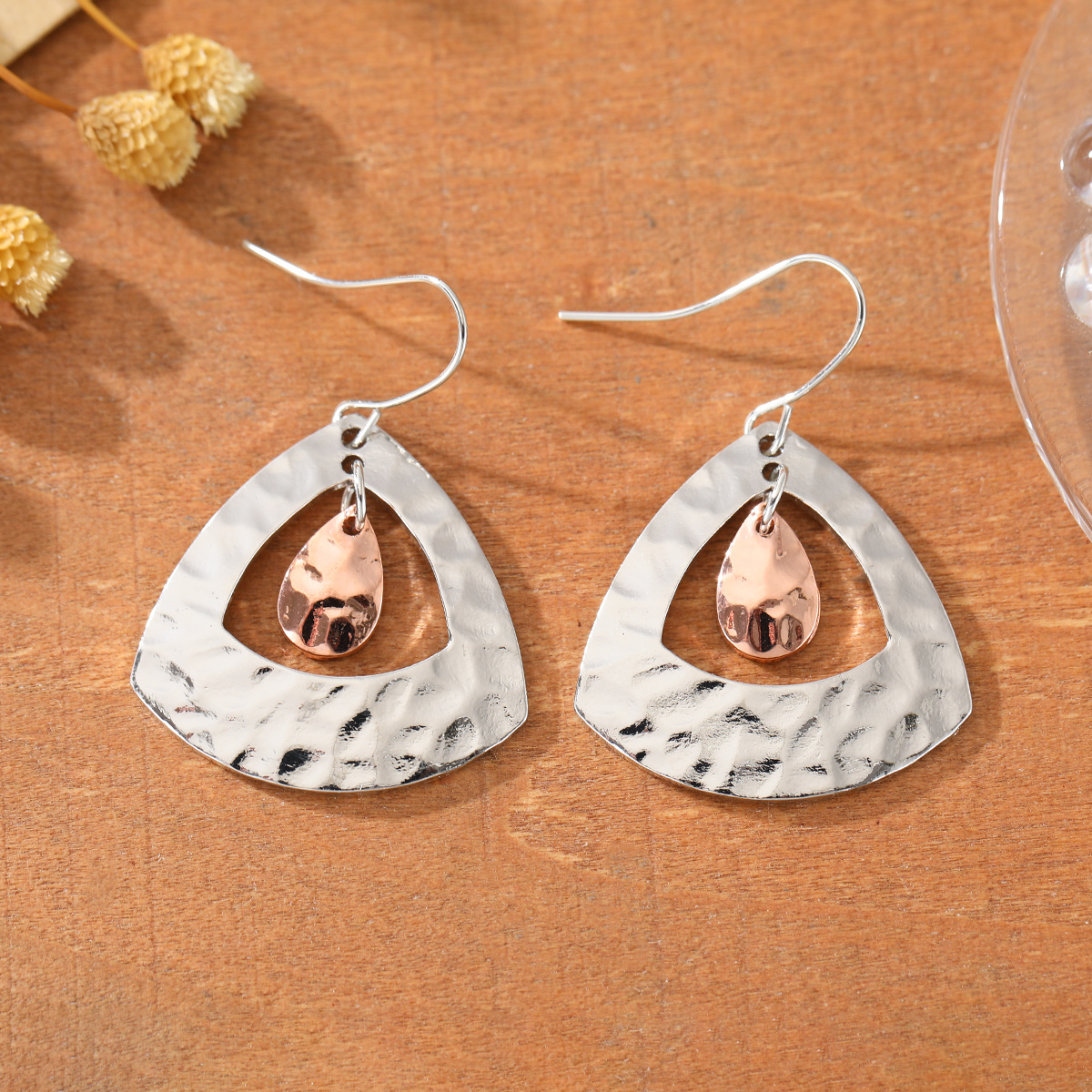 TEMU Retro Minimalist Triangle Design Pendant Earrings For Women, Everyday Commuting, Casual Wear, And As A For Party And Holiday Gifts