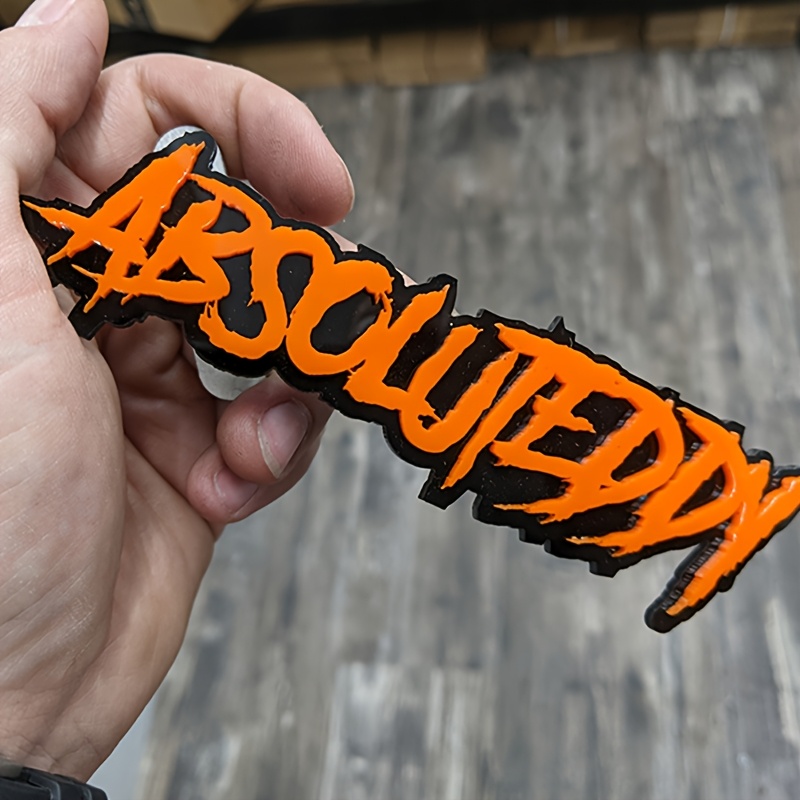 TEMU de voiture personnalisé style gothique avec texte, tendance et police accrocheuse. Fabriqué en acrylique 3D, texte modifiable , un extérieur de
