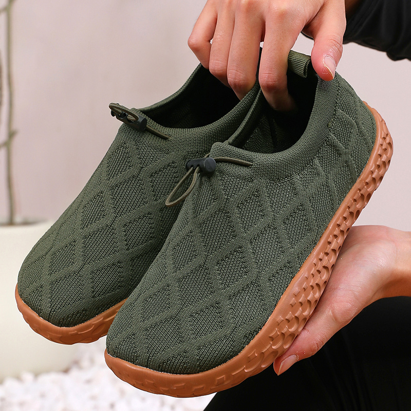 Women's Thickened Wide Toe Running Shoes with Adjustable Design