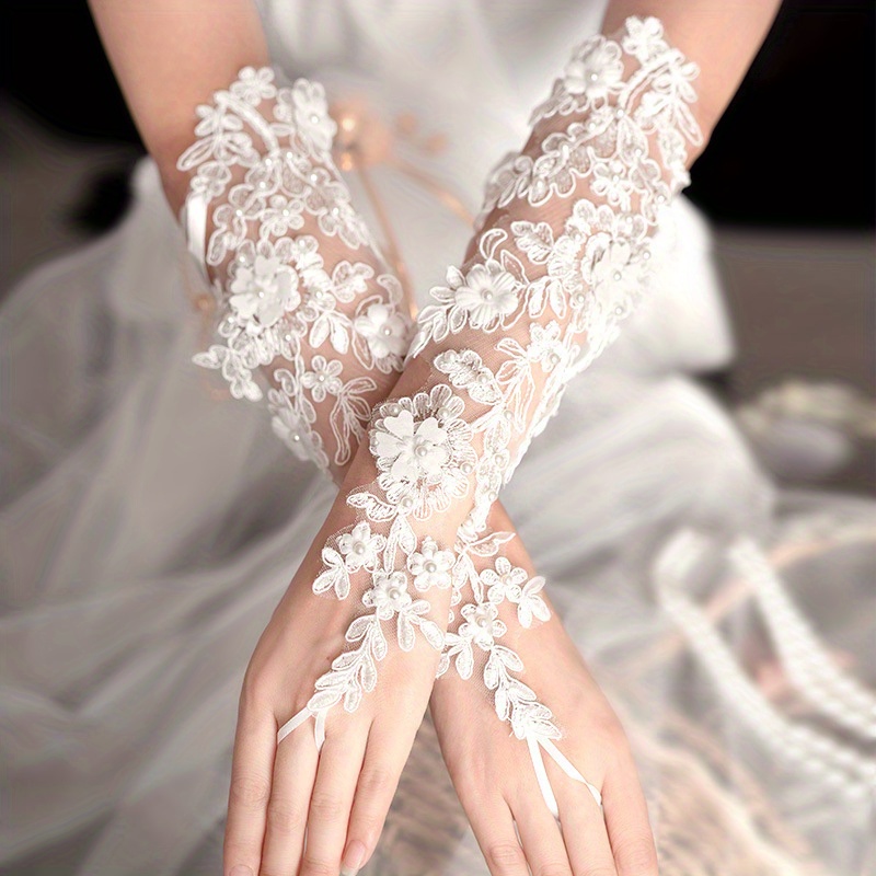 A Pair Of Women's Lace Floral Accessories For Weddings, Arm Sleeves For Holiday Parties