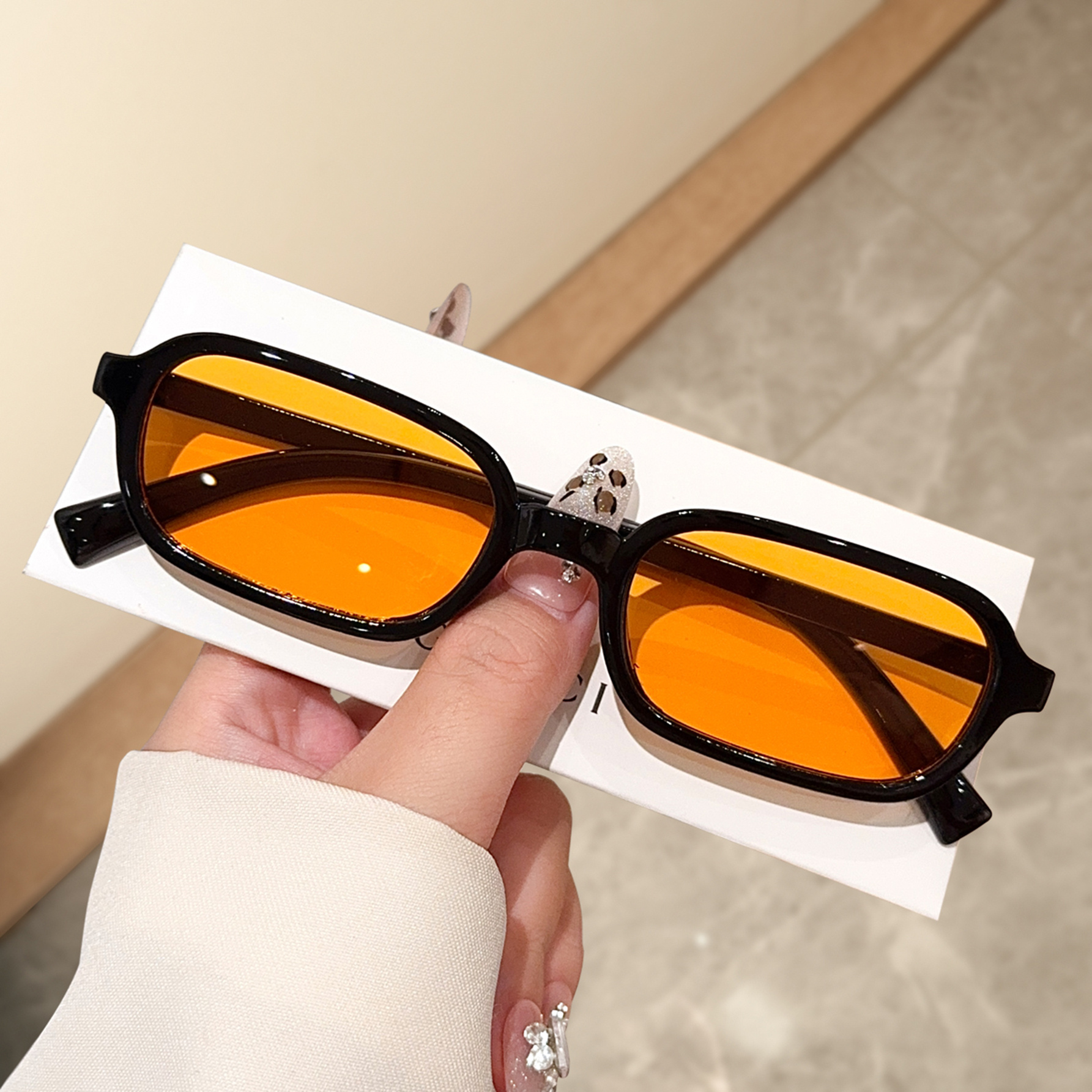 Square Frame Lightweight Sunglasses, Casual Retro Style