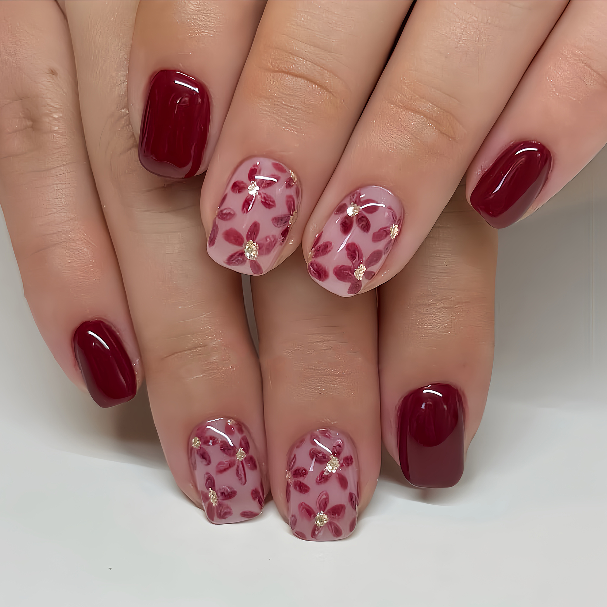 TEMU Showcase Your Beauty 24pcs Short Square Nails Classic Glossy Shiny Floral Striped Glossy Light-enhancing Press-on Nails Fashion Versatile