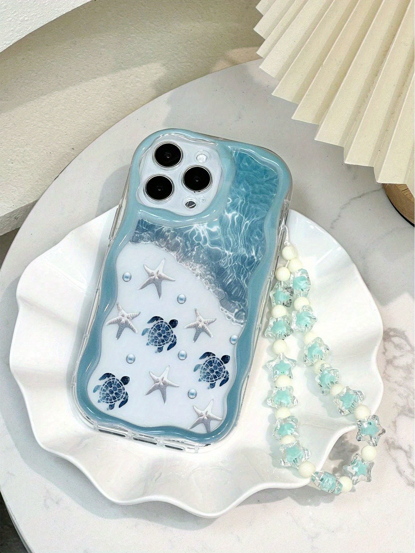 Beach Starfish And Sea Turtle Pattern Wave Gradient Painting Shockproof Phone Case with Handmade Beaded Bracelet, Compatible with Iphone 16, 15, 14, 13, 12 And 11 Pro Models, Made of TPU Protective Material. Ideal Choice for Family, Friends, Young People, Birthdays, Festivals, Boyfriends, Girlfriends And Valentine'S Day Gifts