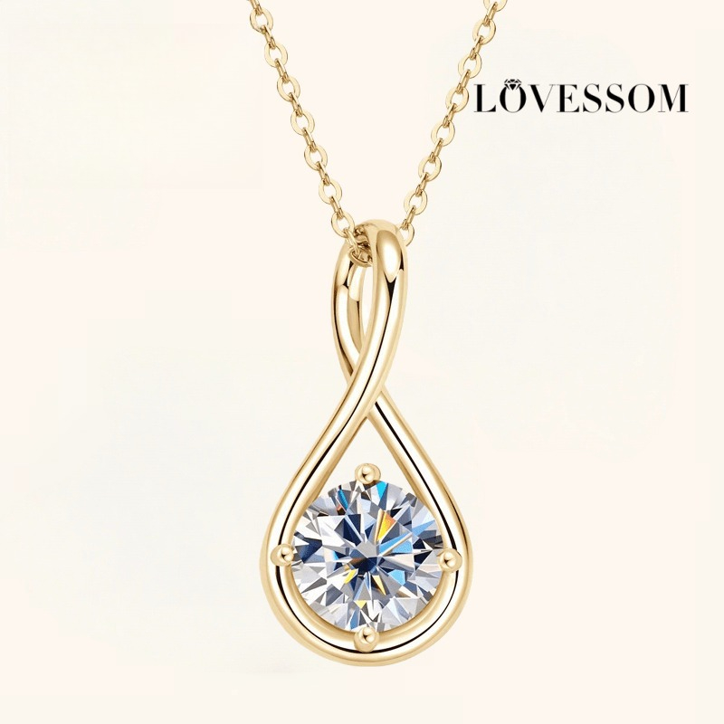 Image of A Stylish Pendant Necklace Made Of 925 Silver Featuring A 2-carat Round Moissanite In A Four-claw Setting, Designed For Men And Women. This Versatile Piece Is Wear, Dates, And Wedding Celebrations